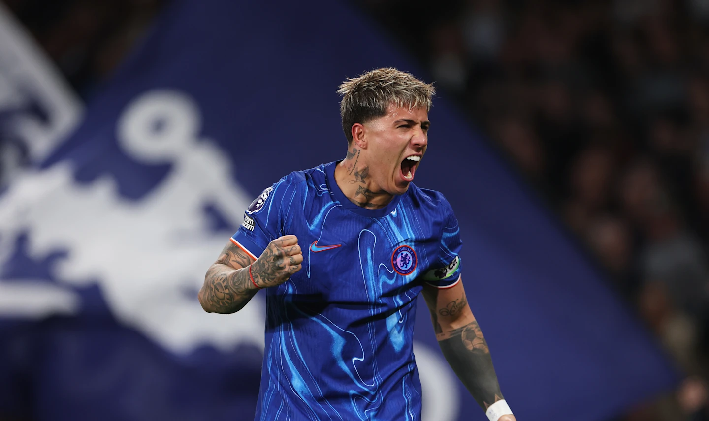 Enzo Fernandez saat membela Chelsea, gelandang yang jadi rebutan Man City menjelang deadline 14 Agustus 2026